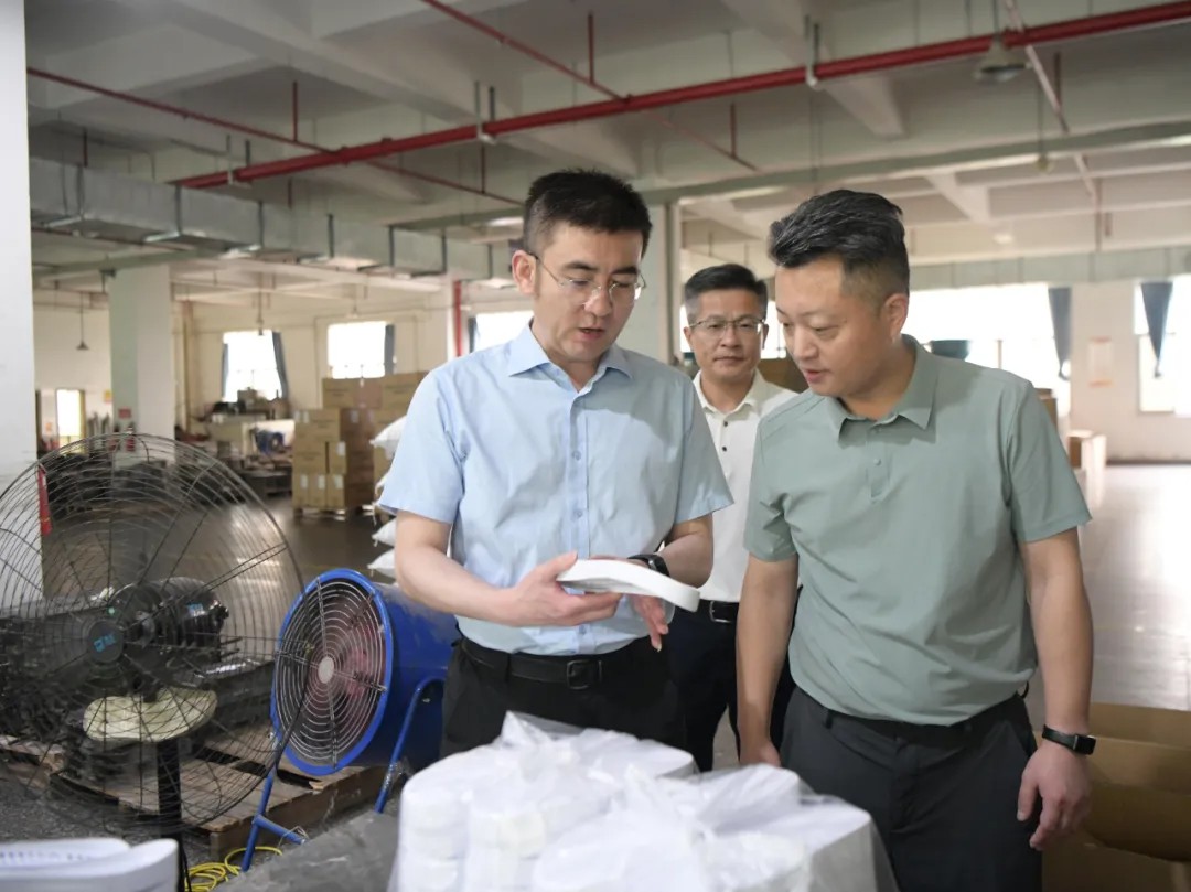 縣政府主要領導帶隊開展“四下基層”現場辦公活動